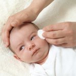 नवजात शिशुओं के लिए प्रसाधन सामग्री नवजात शिशुओं के लिए प्रसाधन सामग्री