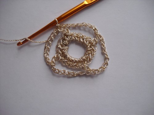 ग्रीष्मकालीन crochet के लिए ओपनवर्क बोलेरो