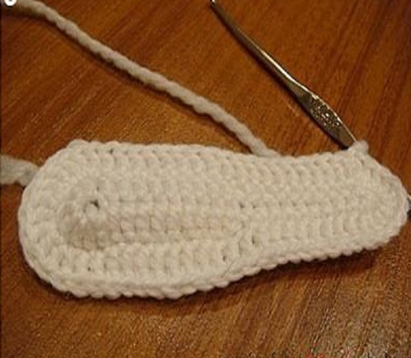शुरुआती के लिए चरण-दर-चरण विवरण के साथ Crochet booties