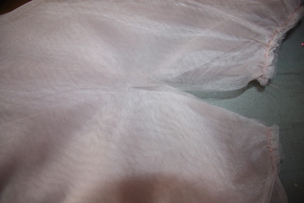 कैसे अपने हाथों से एक Tulle स्कर्ट बनाने के लिए