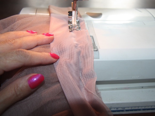 कैसे अपने हाथों से एक Tulle स्कर्ट बनाने के लिए