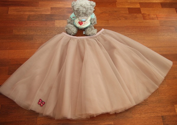 कैसे अपने हाथों से एक Tulle स्कर्ट बनाने के लिए