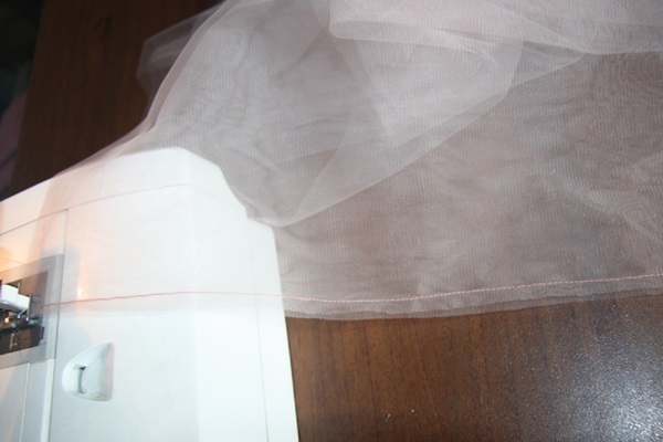 कैसे अपने हाथों से एक Tulle स्कर्ट बनाने के लिए