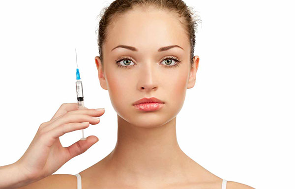 चेहरे के लिए लिपोलिटिक्स