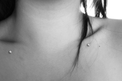 Microdermal भेदी: कैसे microdermabras बना रहे हैं (फोटो)