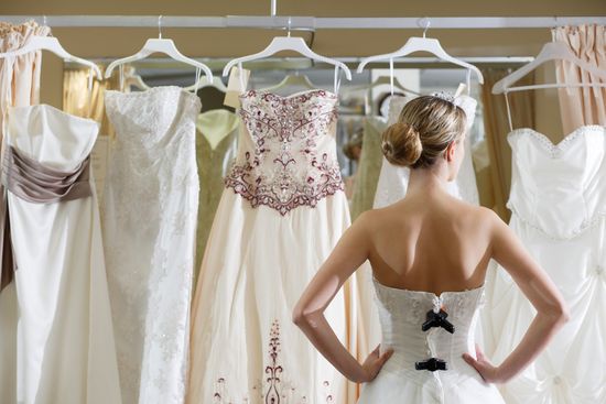 फैशनेबल शादी के कपड़े 2015, वास्तविक मॉडल की तस्वीरें। कैसे सही शादी की पोशाक चुनने के लिए