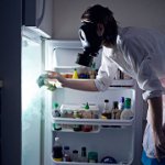 कैसे फ्रिज में गंध से छुटकारा पाने के लिए