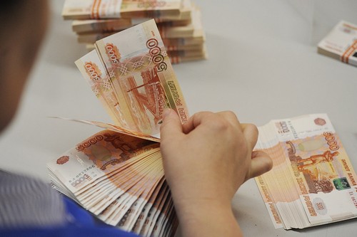 कैसे रिव्निया और इसके विपरीत करने के लिए rubles हस्तांतरण