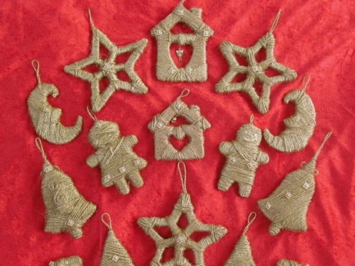 क्रिसमस के पेड़ पर खिलौने कैसे बनाएं