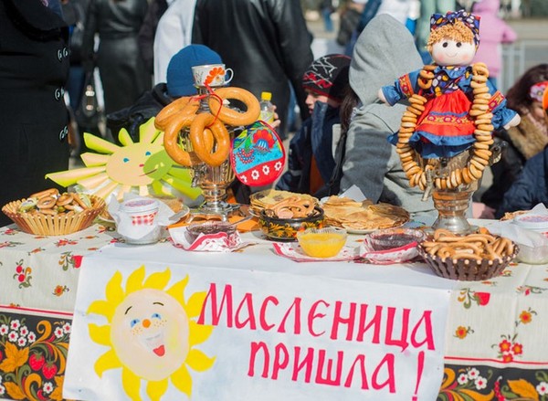 Maslenitsa-2016: मुख्य परंपराओं और सुंदर बधाई