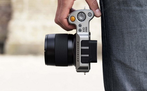 सबसे अच्छा बीच में पहला: कॉम्पैक्ट कैमरा Hasselblad X1D