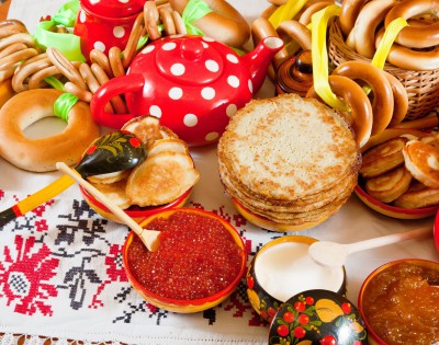 पैनकेक दिवस पर गाने: रूसी लोक तेलों के ग्रंथों