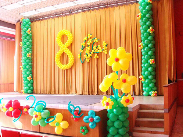8 मार्च को लड़कियों के लिए बधाई