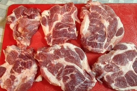 एक फ्राइंग पैन में पोर्क कैसे पकाने के लिए 8 नियम