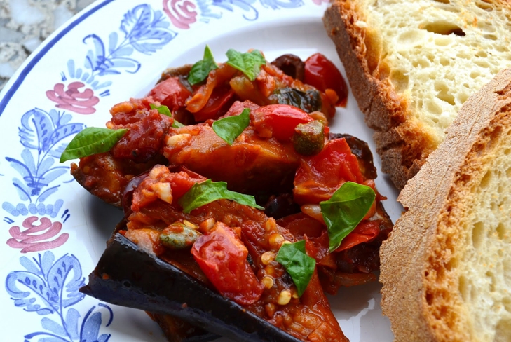 सर्दी के लिए लहसुन के साथ टमाटर की चटनी में Eggplants: फोटो प्रिस्क्रिप्शन संरक्षण
