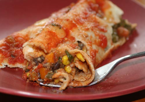 सेम और जड़ सब्जियों के साथ Enchiladas