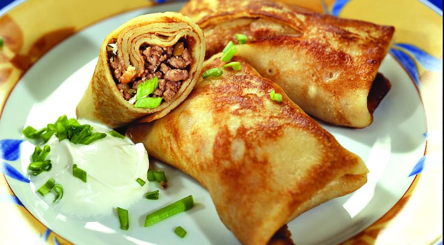 पाक कला रहस्य: तस्वीरें और वीडियो के साथ सबसे स्वादिष्ट भरवां पेनकेक्स के लिए व्यंजनों