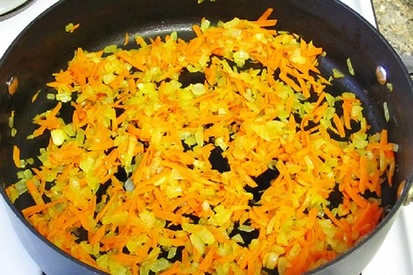 एक प्रकार का वृक्ष से मछली का मक्खन - मेयोनेज़, काली मिर्च के साथ व्यंजनों, एक मांस की चक्की के माध्यम से, एक बहुभिन्नरूपी