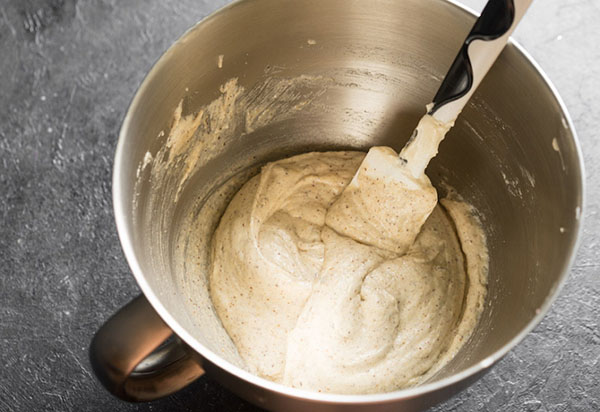 अखरोट meringue के लिए सुरुचिपूर्ण और सरल नुस्खा