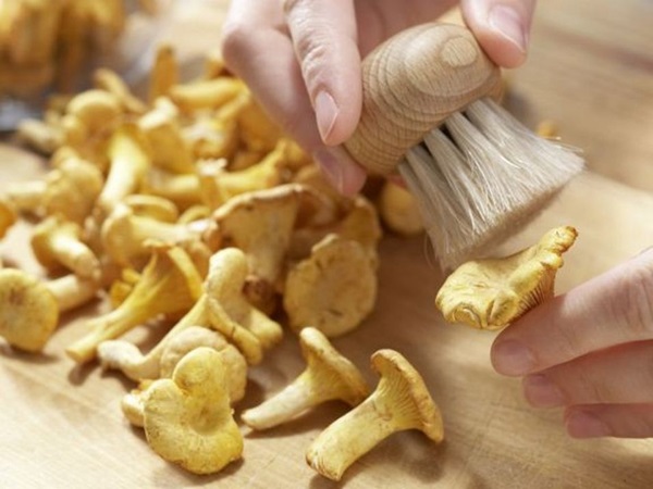 कैसे एक फ्राइंग पैन में chanterelles पकाने के लिए