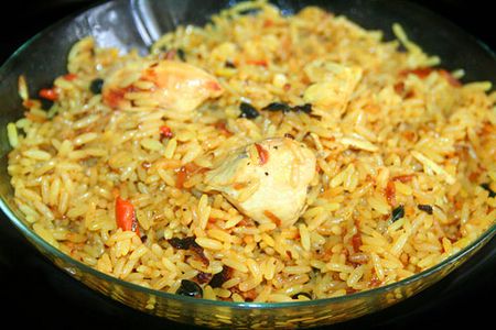 कैसे चिकन के साथ एक स्वादिष्ट पीलियम पकाना?