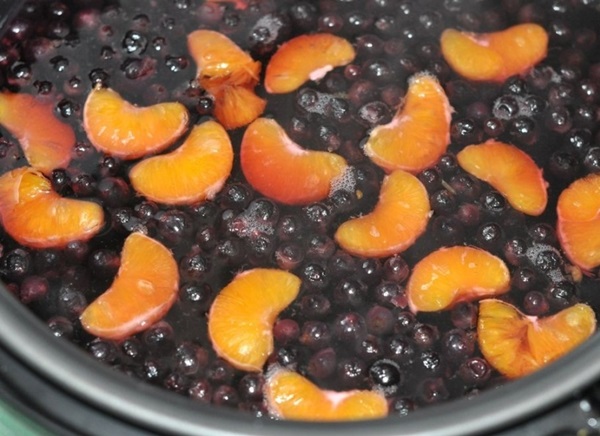 Chokeberry ashberry से अवनत करें