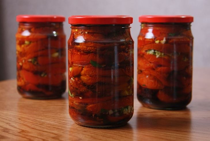 सर्दियों के लिए कोरियाई में टमाटर