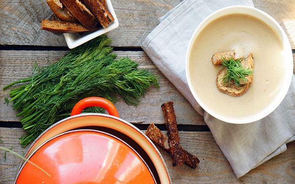 एक आसान नुस्खा: मशरूम के साथ मलाईदार सूप