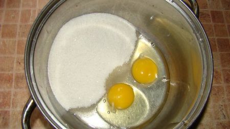 केफिर पर सबसे स्वादिष्ट पाई